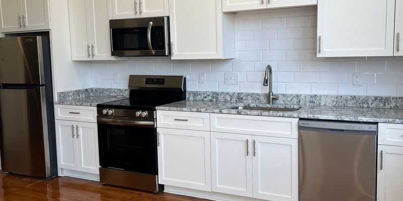 Pulaski Apartment: 500 Pico Terrace