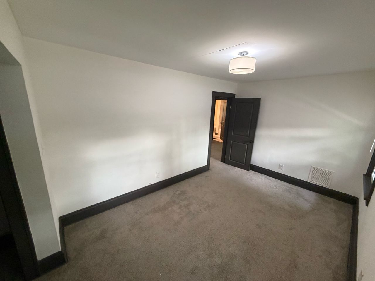 1130 Wilson Ave photo 19