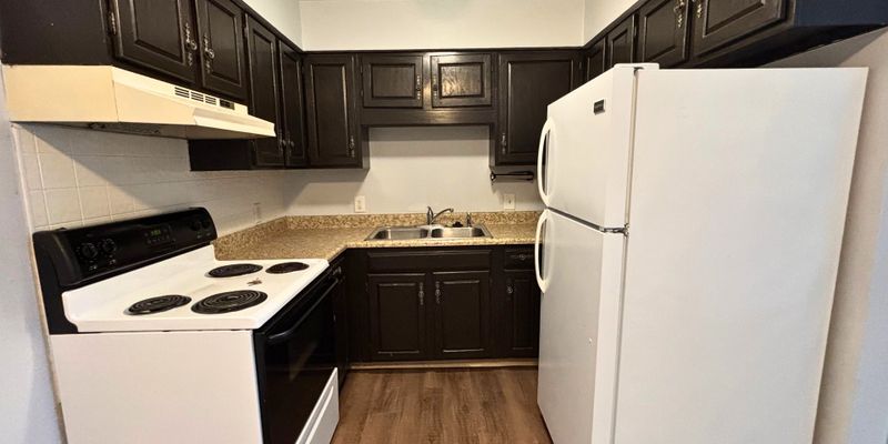 Warsaw Apartment: 601 Oak Glen Drive