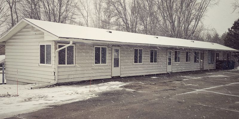 Linwood Apartment: 868 S Huron Rd