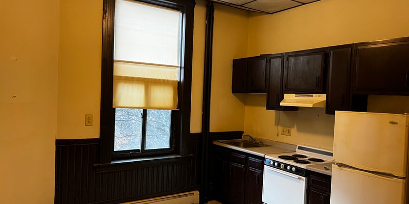 Marlborough Apartment: 153 Main St