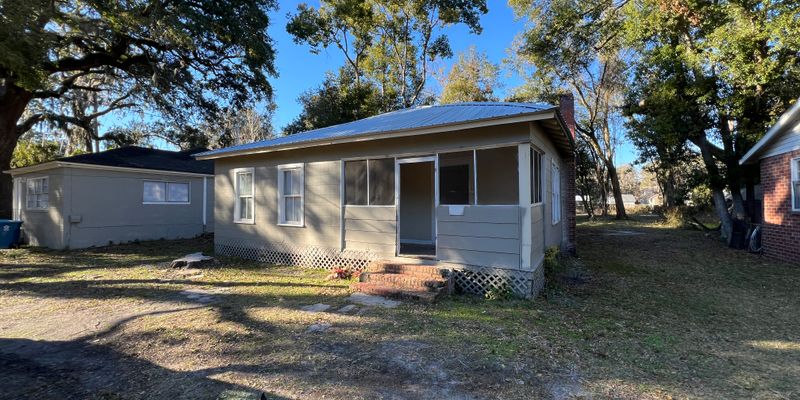 Brunswick House: 805 3rd Ave