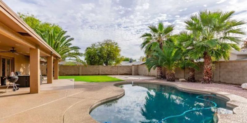 Tempe House: 1321 E La Jolla Dr