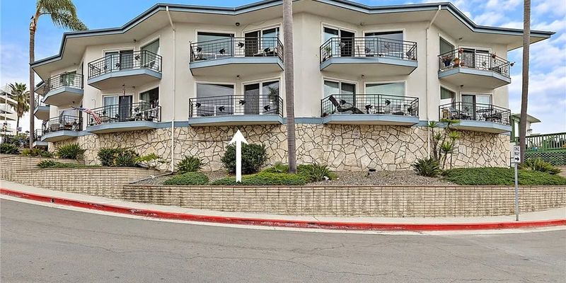 San Clemente Apartment: 419 Monterey Ln