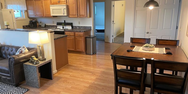 East Lansing House: 6138 Rutherford Ave