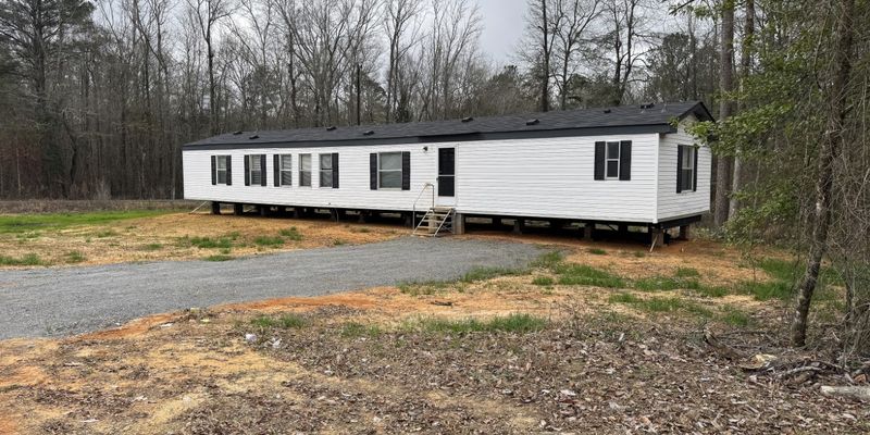 Calhoun House: 115 J B Cyrus Rd