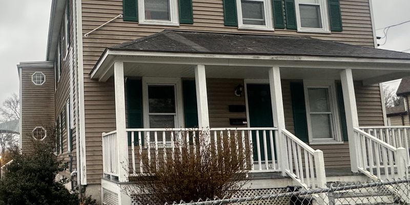 Taunton Apartment: 161 Van Buren St