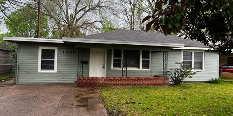 Bossier City House: 1909 McCall St