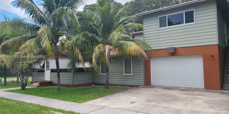 Dania Beach House: 258 SW 1st Ct