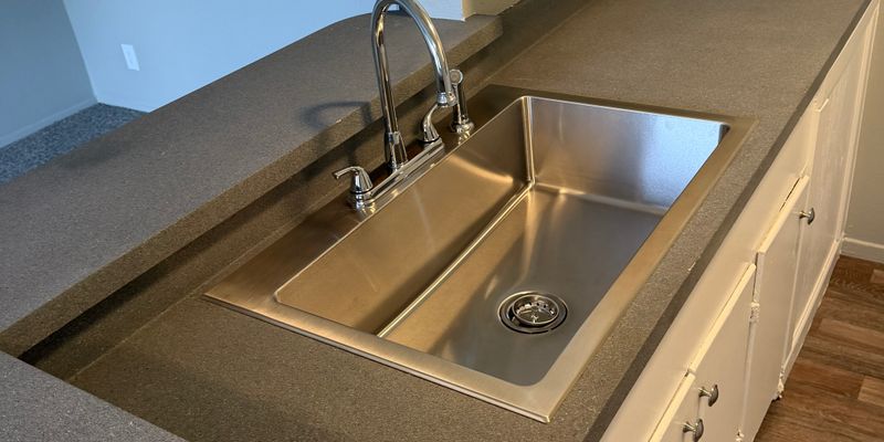 Longview Apartment: 1200 Fourth St