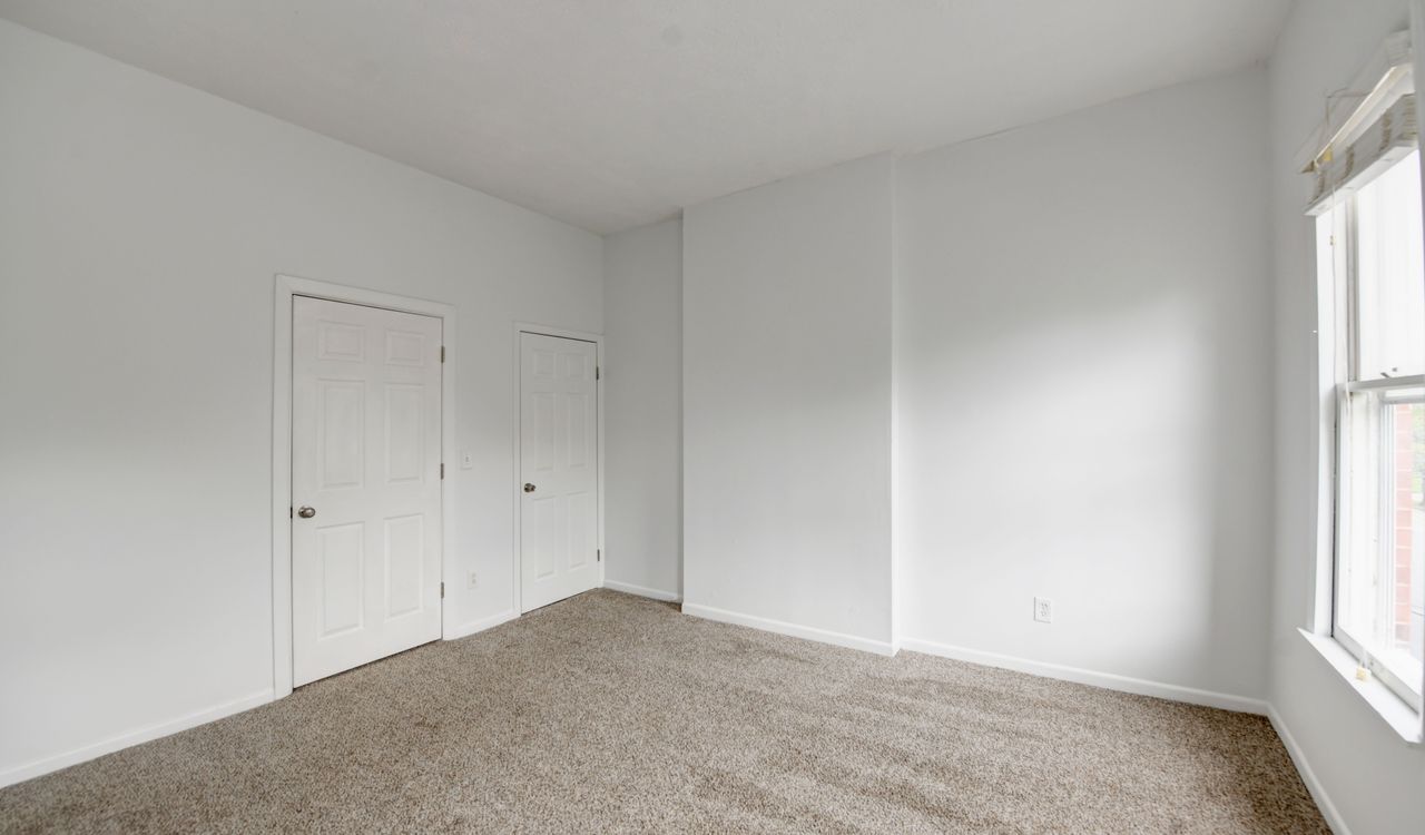 685 S Champion Ave photo 19