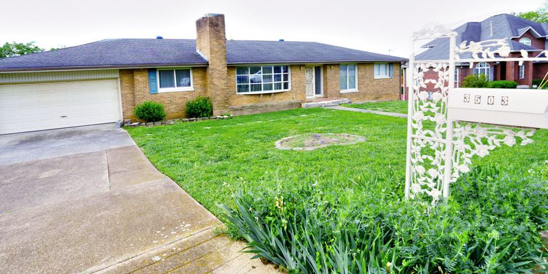 Nashville House: 3509 Geneva Cir