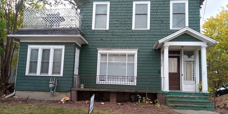 Lansing Apartment: 307 North Walnut Street