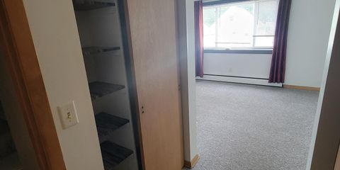 2nd closet.jpg