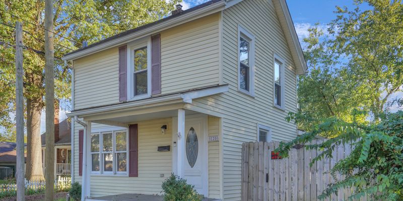 Louisville House: 120 W Ashland Ave