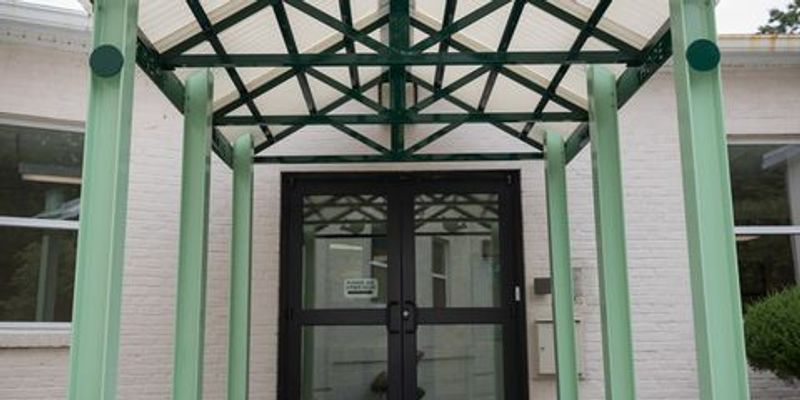 Kensington Apartment: 3015 Upton Drive