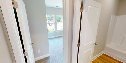 1016-Moen-Loop-Myrtle-Guest-Room-1 (1).jpg