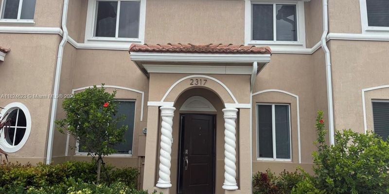 Homestead Townhome: 2317 SE 10th St