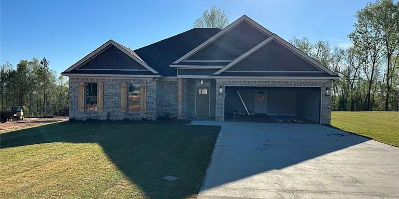 Wetumpka House: 413 Tallahatchie Dr