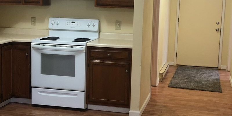 Uniontown Apartment: 166 E Main St