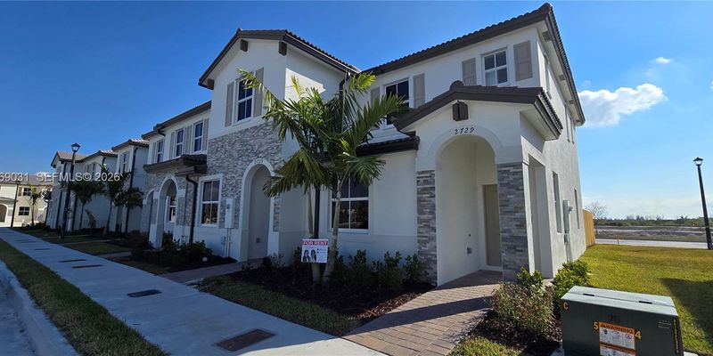 Homestead Townhome: 2729 SE 26th Rd