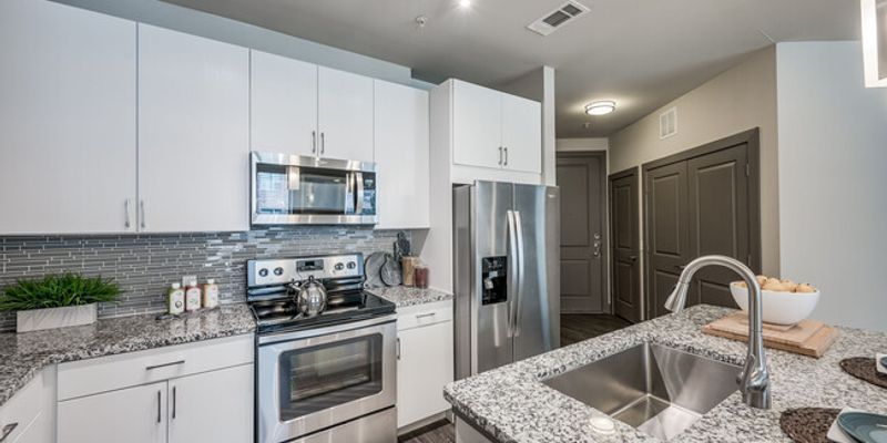 Houston Apartment: 1898 Center St