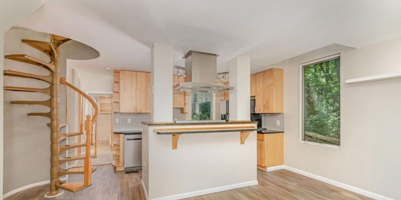 Cincinnati Apartment: 1 Foxhall Ct