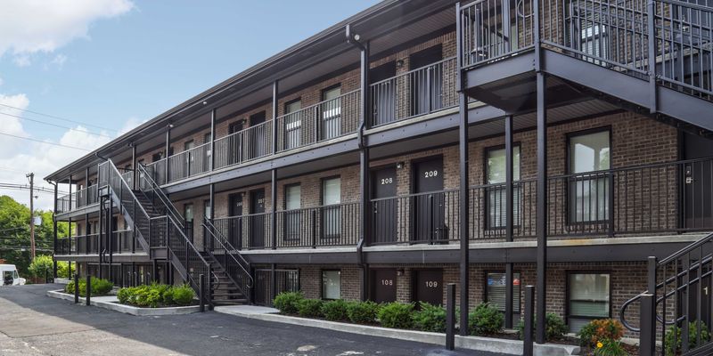 Louisville Apartment: 1204 Bardstown Rd