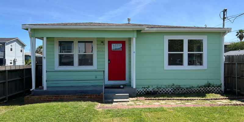 Galveston House: 2112 Victory Ave