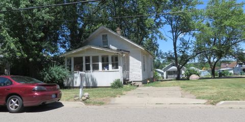 Pic frt 84 Ave C.JPG