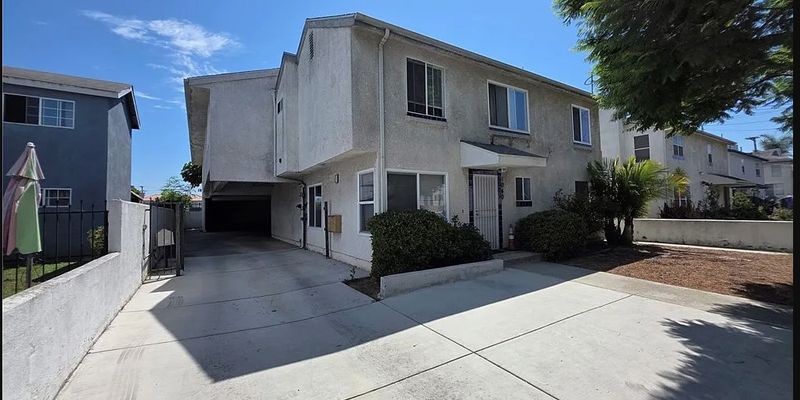 Gardena Apartment: 1040 W 165th Pl