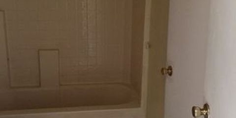 726 Richmond bathroom 2.jpg