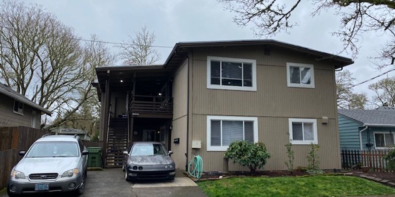 Salem House: 1270 Ruge St NW