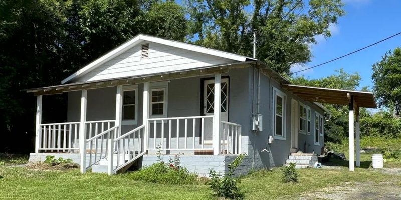 Macon House: 2017 Lowe St