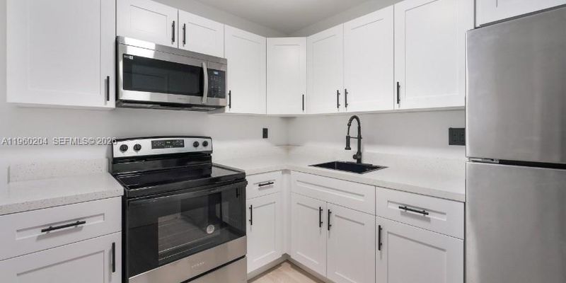 North Miami Apartment: 12215 W Dixie Hwy