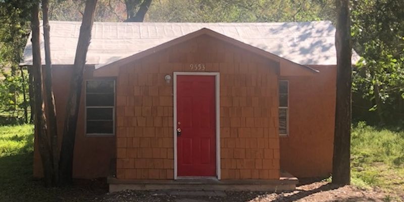 Jacksonville House: 9553 Campus Avenue