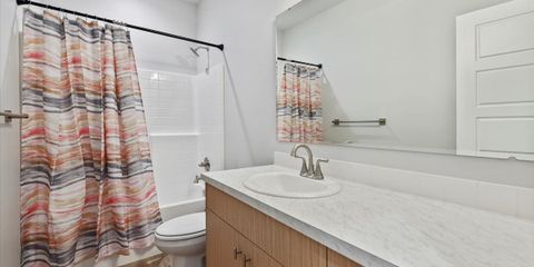 17-Bathroom.jpg