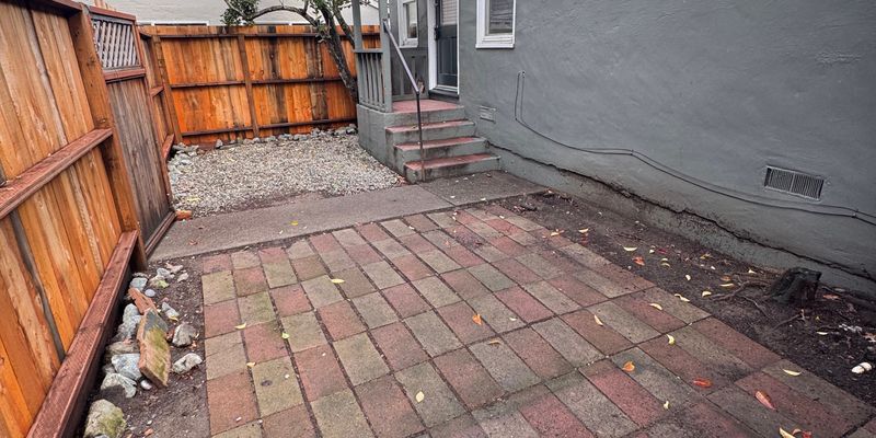 Petaluma Apartment: 201 H St