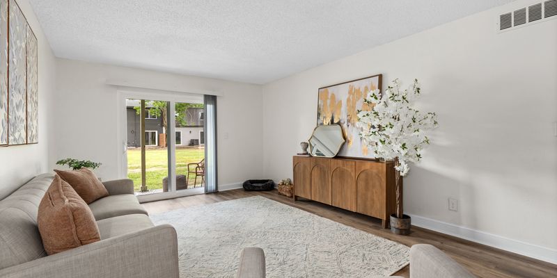 Mobile Apartment: 442 Cottage Hill Rd