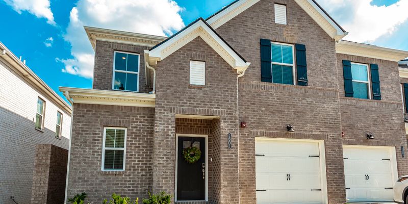 Gallatin House: 204 Douglas Bend Rd