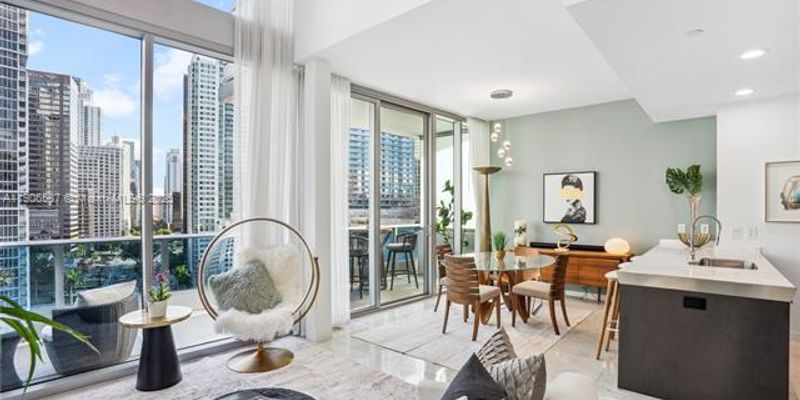 Miami House: 200 Biscayne Blvd Way