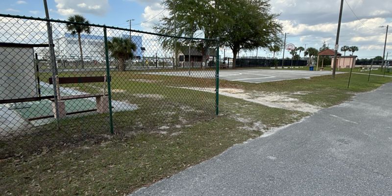 Apopka House: 3000 Clarcona Rd