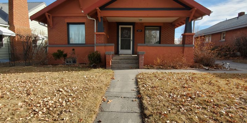 Burley House: 1419 Burton Ave