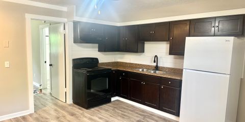 kitchen 2.jpg