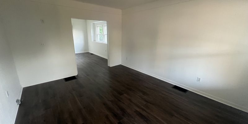Dayton Apartment: 1010-1012 Lorain Avenue