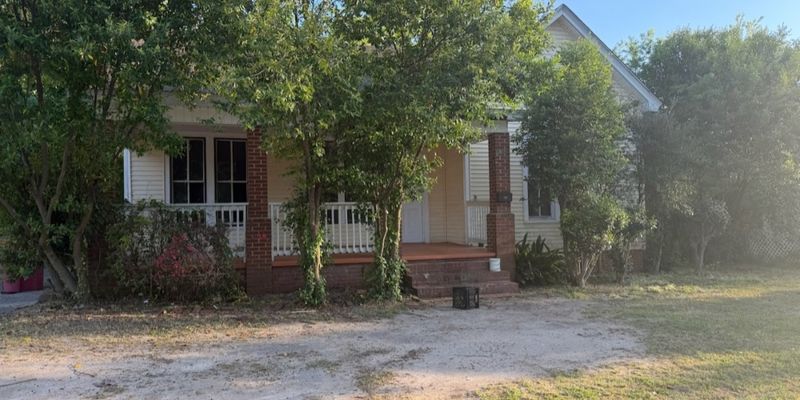 Macon House: 832 Richmond Street