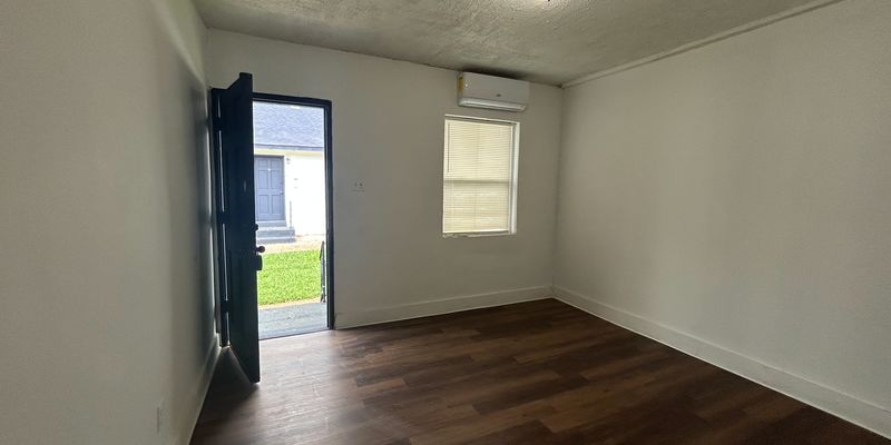 Birmingham Apartment: 614 1st St S