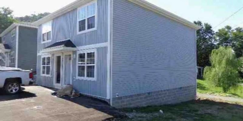 Williamsburg Apartment: 69 Weesner Ave