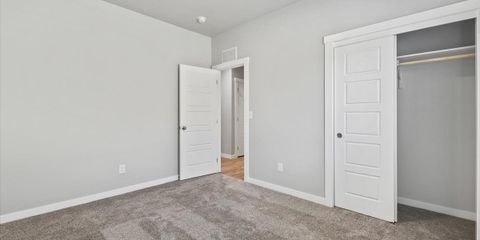 13-Bedroom.jpg