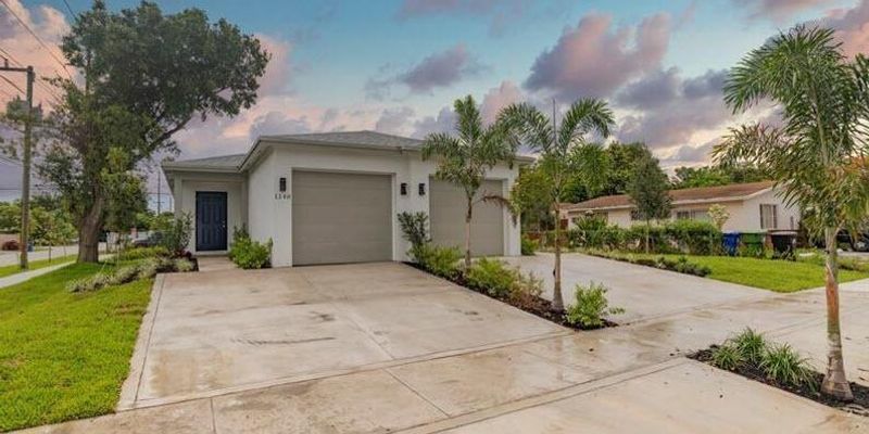 Fort Lauderdale House: 1140 NW 1st Ave